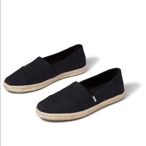 Brand new Toms
